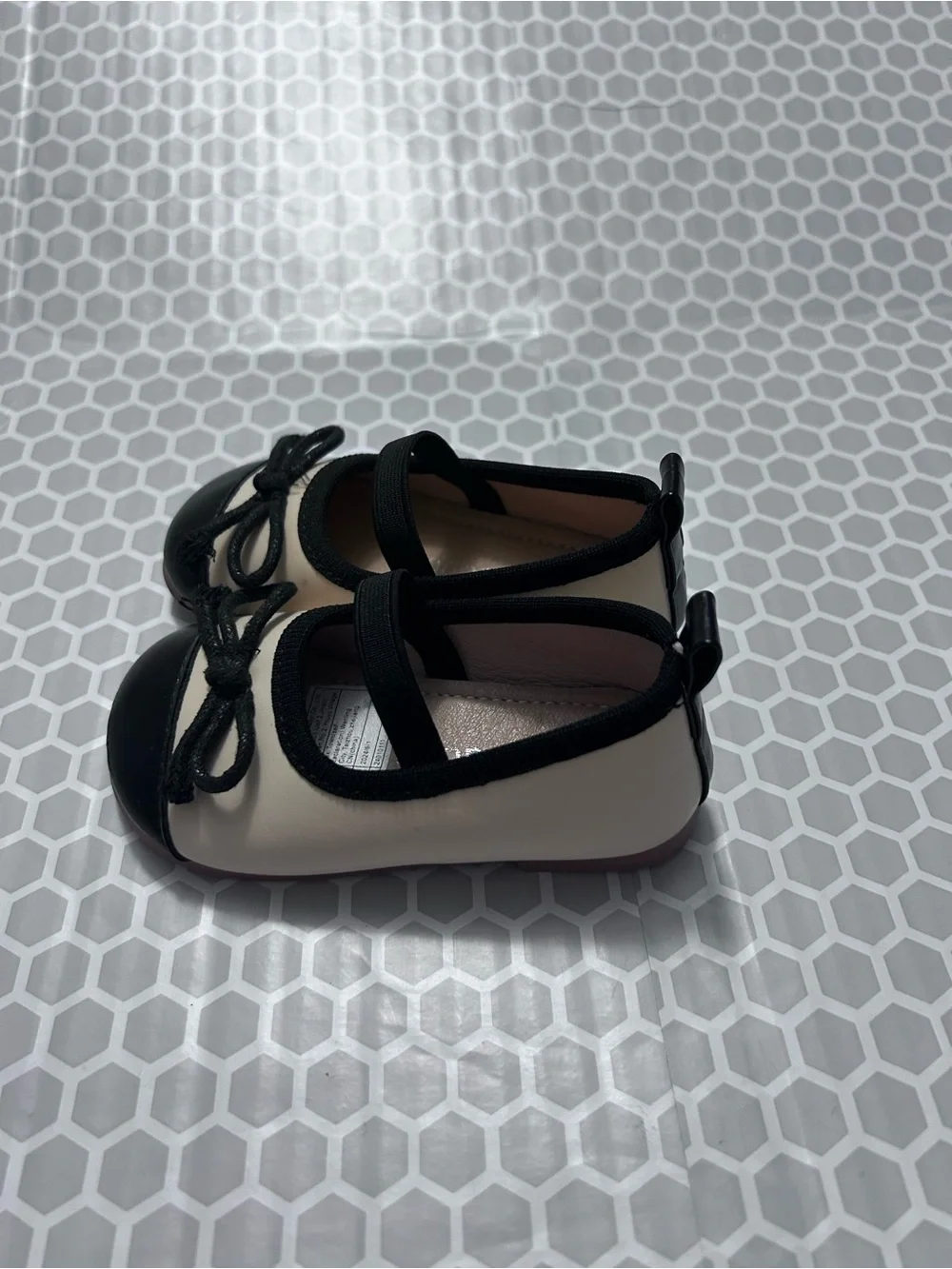 Girls Cream & Black Bow Mary Jane Dress Shoes Slip On Size 5.5